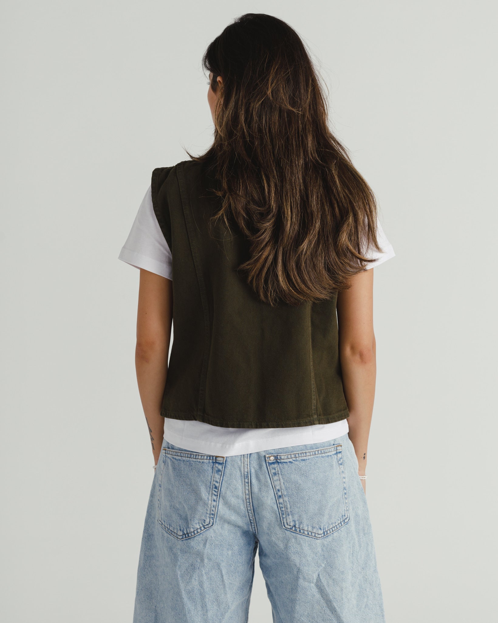 DENIM VEST IN OLIVE